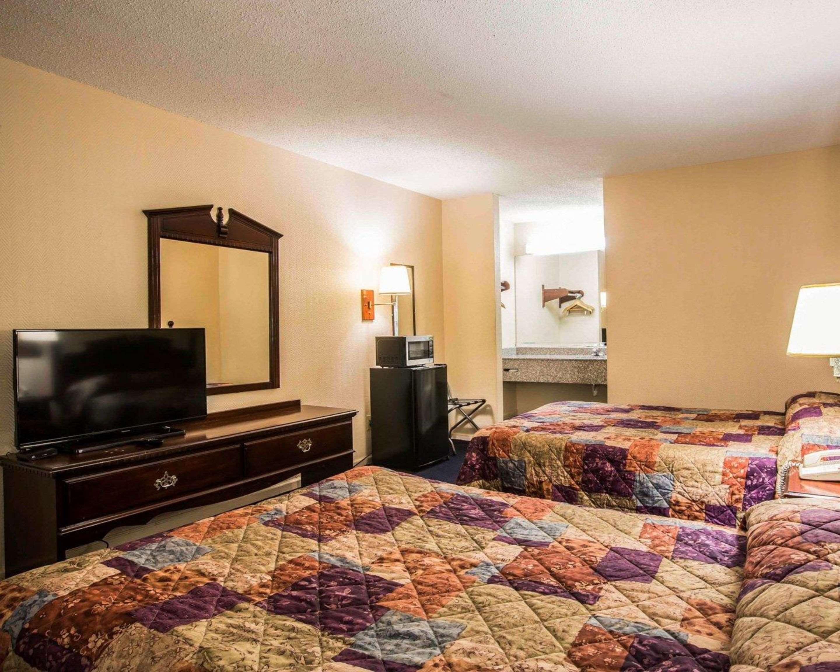 Rodeway Inn Phenix City Eksteriør bilde