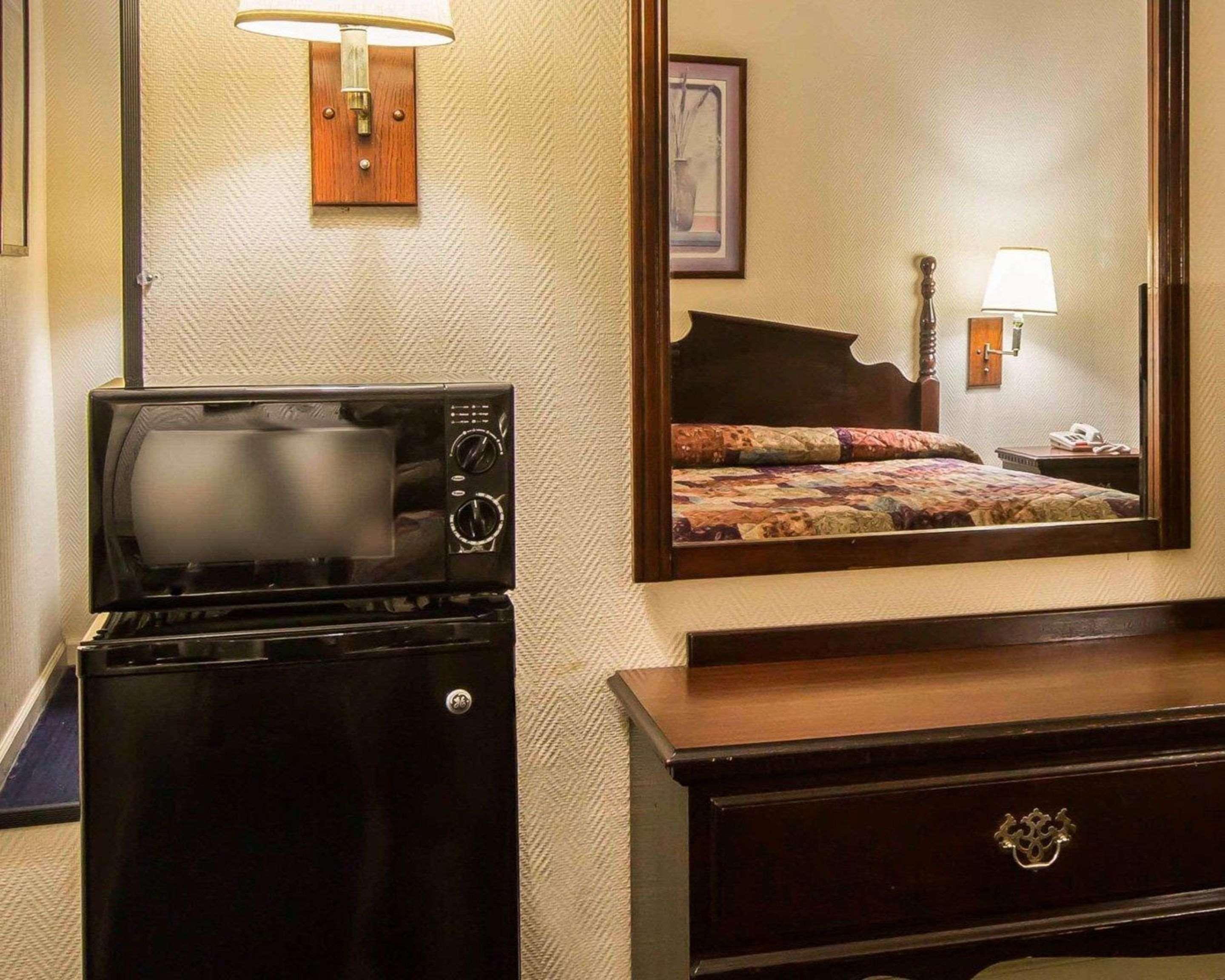 Rodeway Inn Phenix City Eksteriør bilde