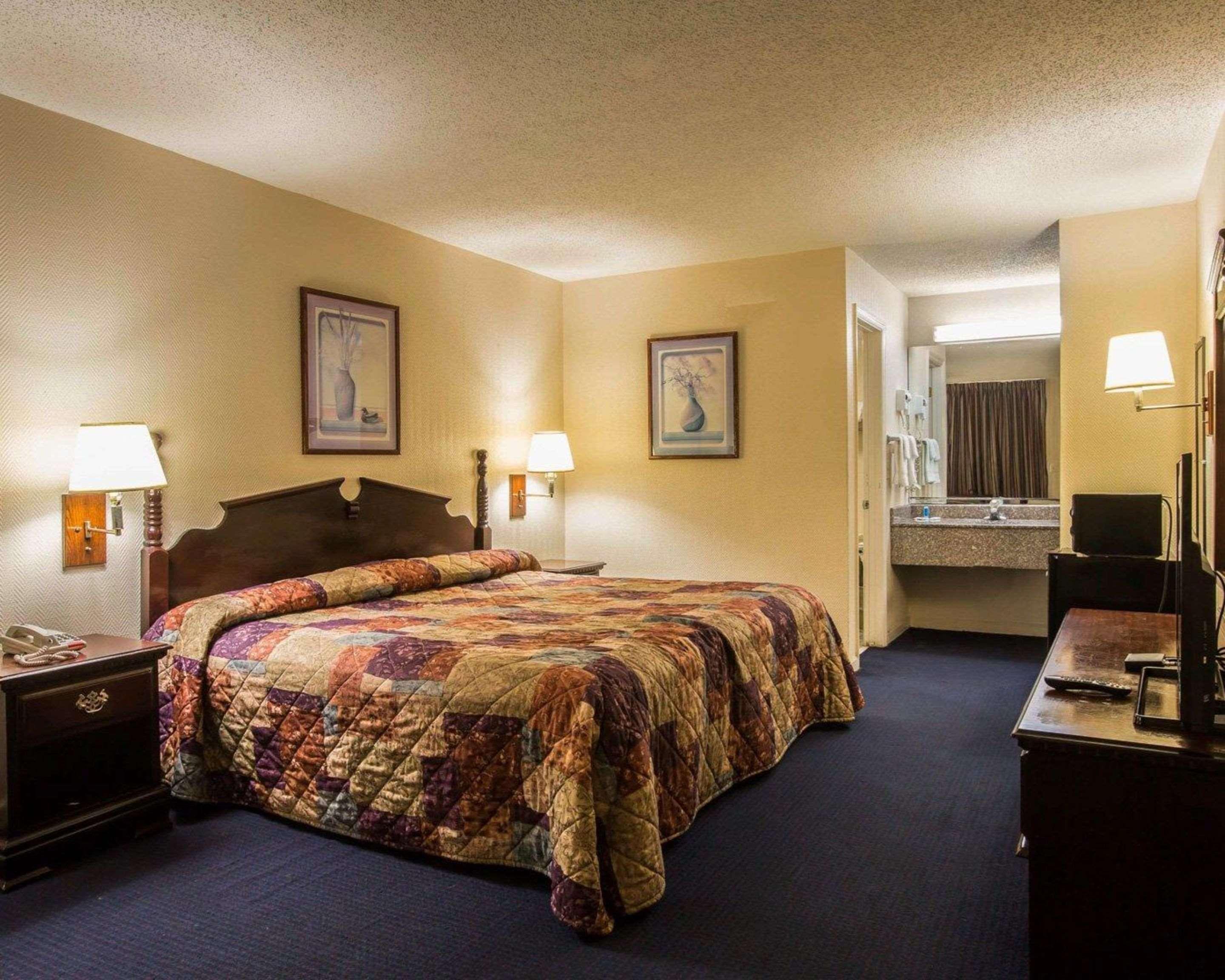 Rodeway Inn Phenix City Eksteriør bilde